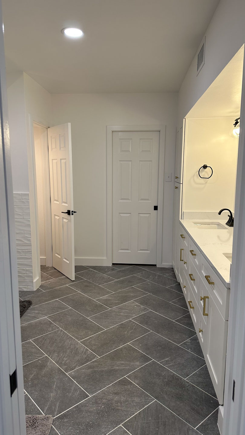 custom-bathroom-flooring